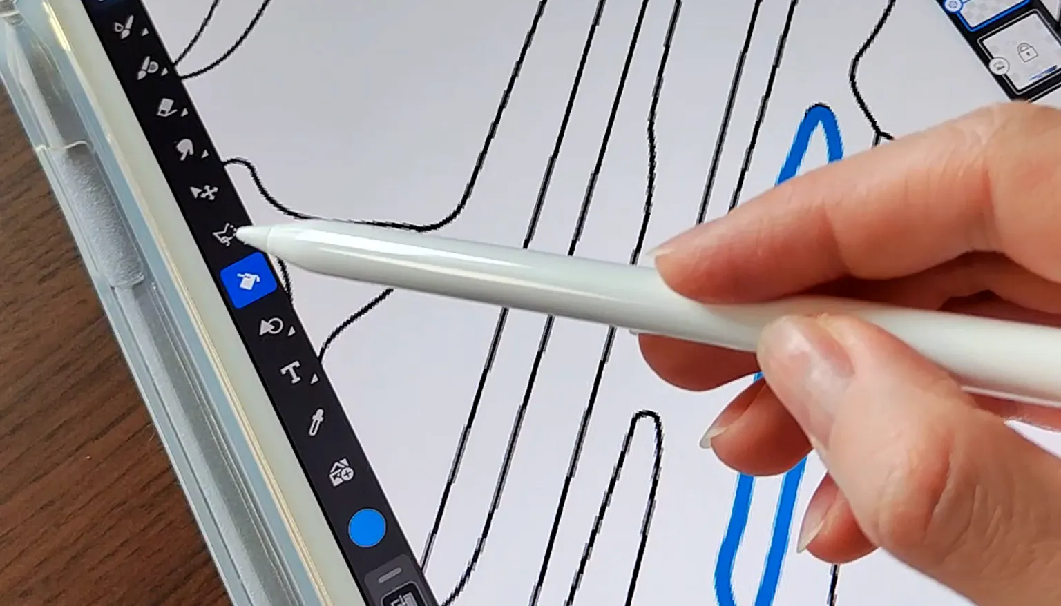 Coloring an area with the fill tool in a drawing app